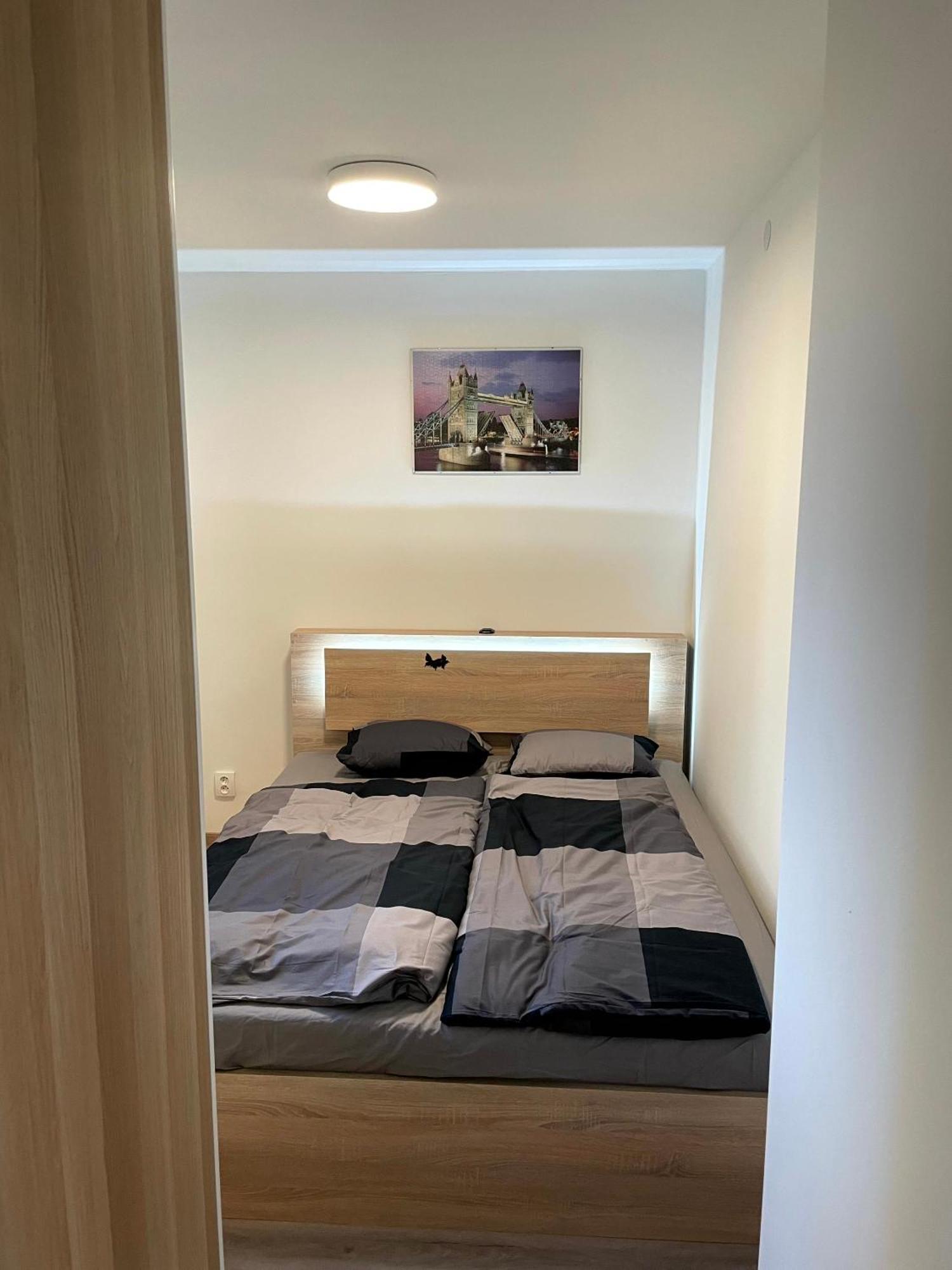 Utulny Pro Odpocinek I Praci Apartment
